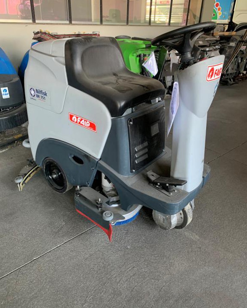 NILFISK BR 751