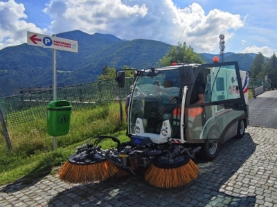 Spazzatrice stradale arrivata al comune di Vilminore